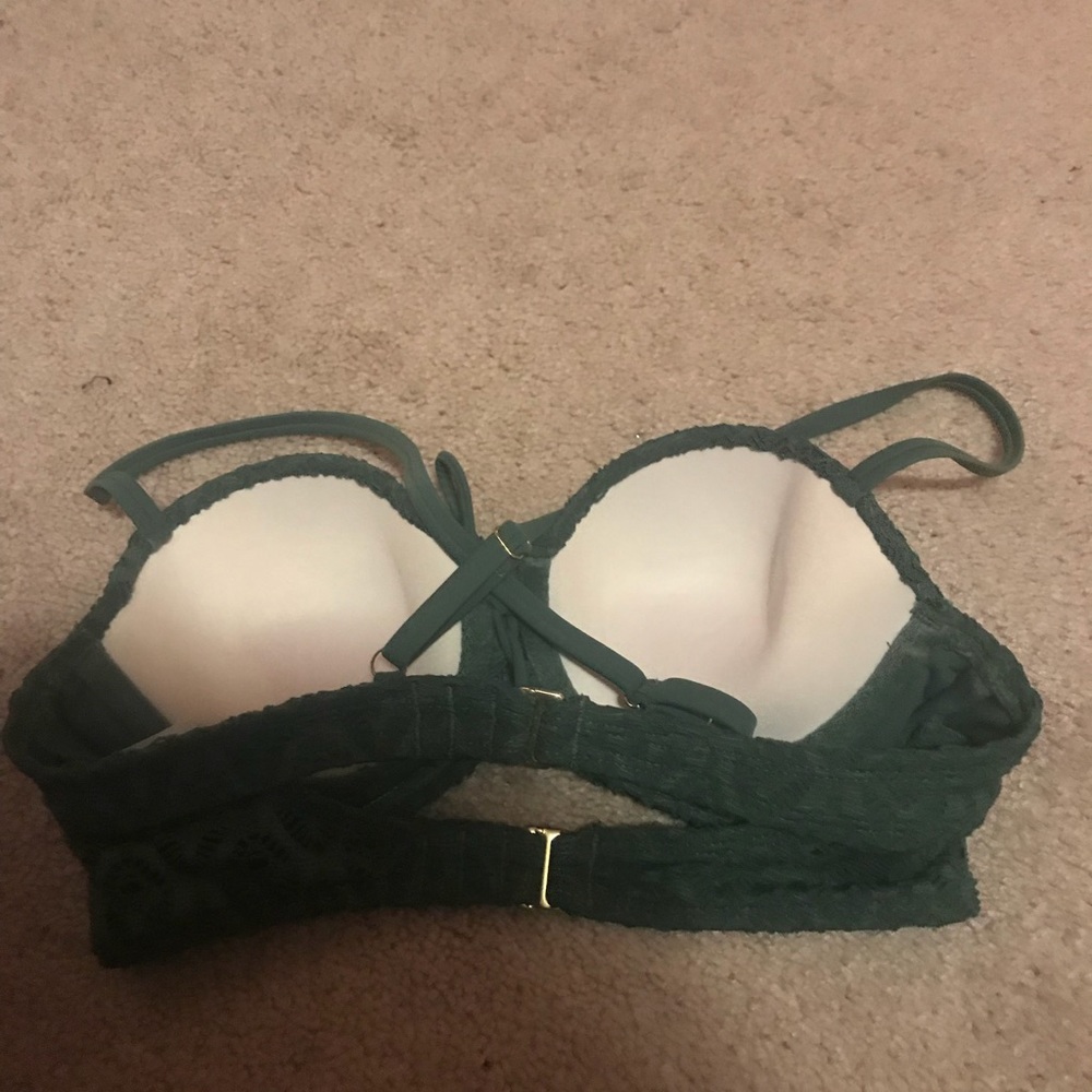 ✨Green bikini top✨ - Picture 2 of 3